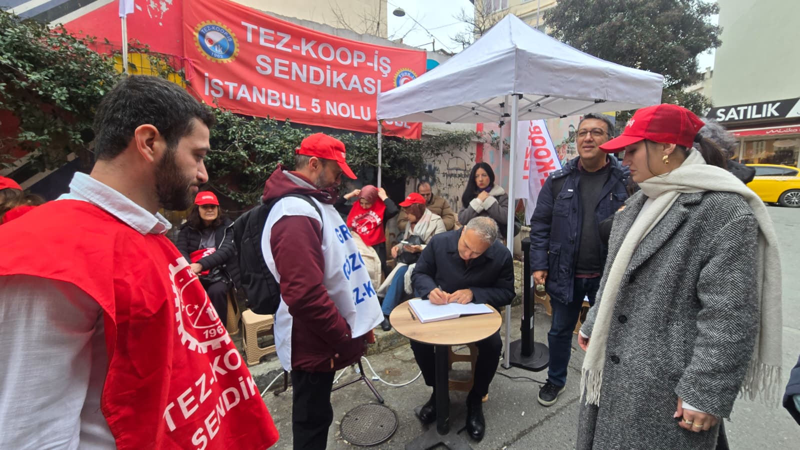 Özel �talyan Lisesi'nde grev 10. gününde