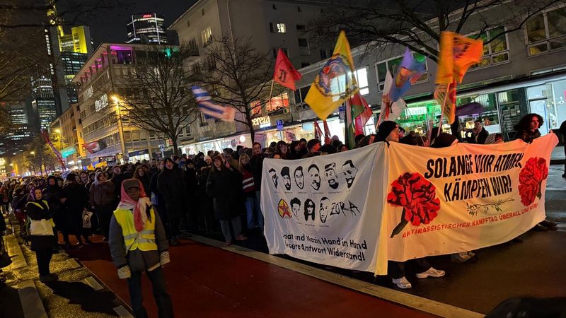 Almanya'da halklar Hanau Katliam�'n�n y�l dönümünde sokaktayd�