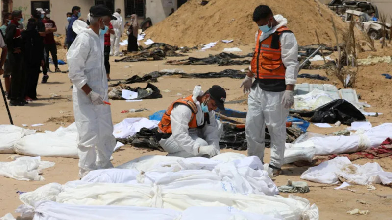 Gazze'deki toplu mezarlarda en az 392 cenaze bulundu