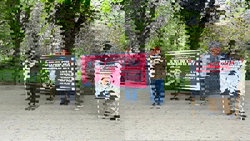 Bu kez Paris'te Alman Konsoloslu�u'nun önünden seslendiler: Eva ve Ahmet nerede?